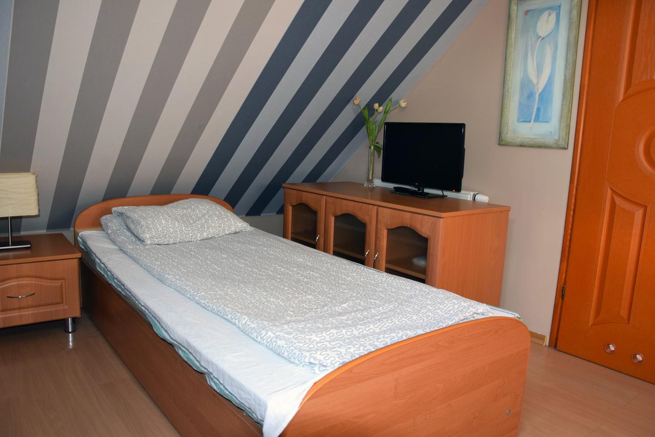 Brzeziny Pensjonat Europa מראה חיצוני תמונה